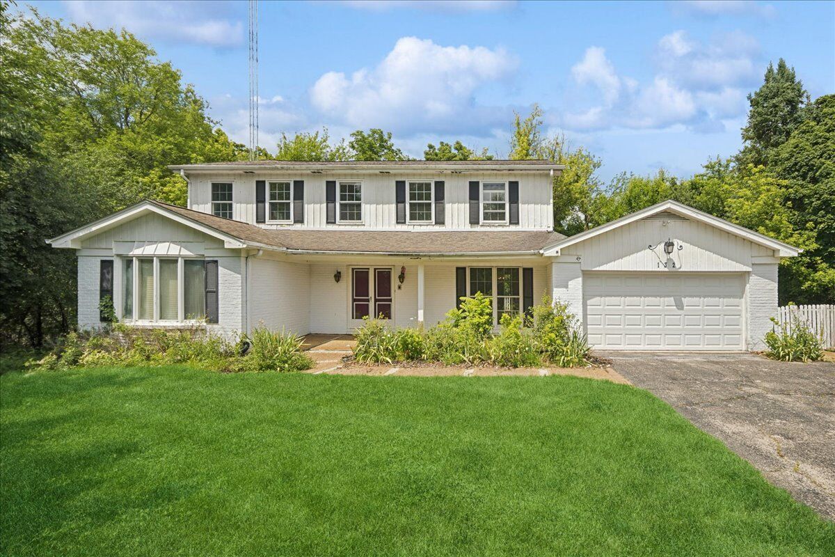 Property Photo: 132 Wagon Wheel Lane IL 60010