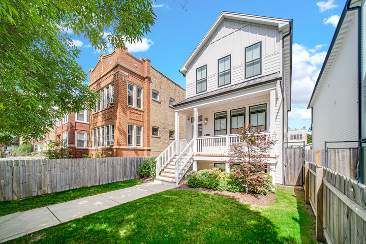 Property Photo:  5336 W Leland Avenue  IL 60630 