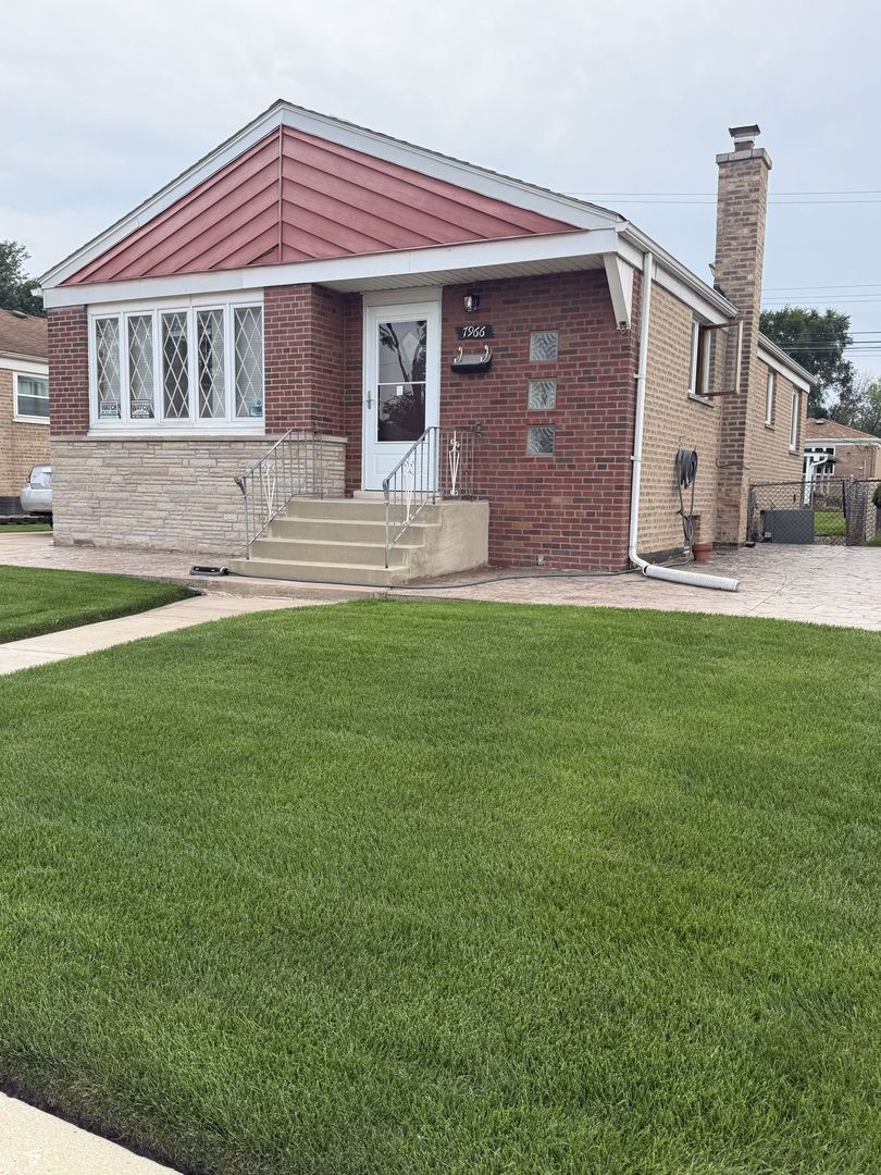 Property Photo:  7966 S Kolin Avenue  IL 60652 