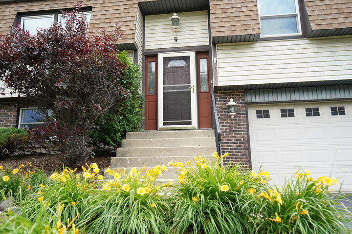 Property Photo:  1751 President Street  IL 60139 