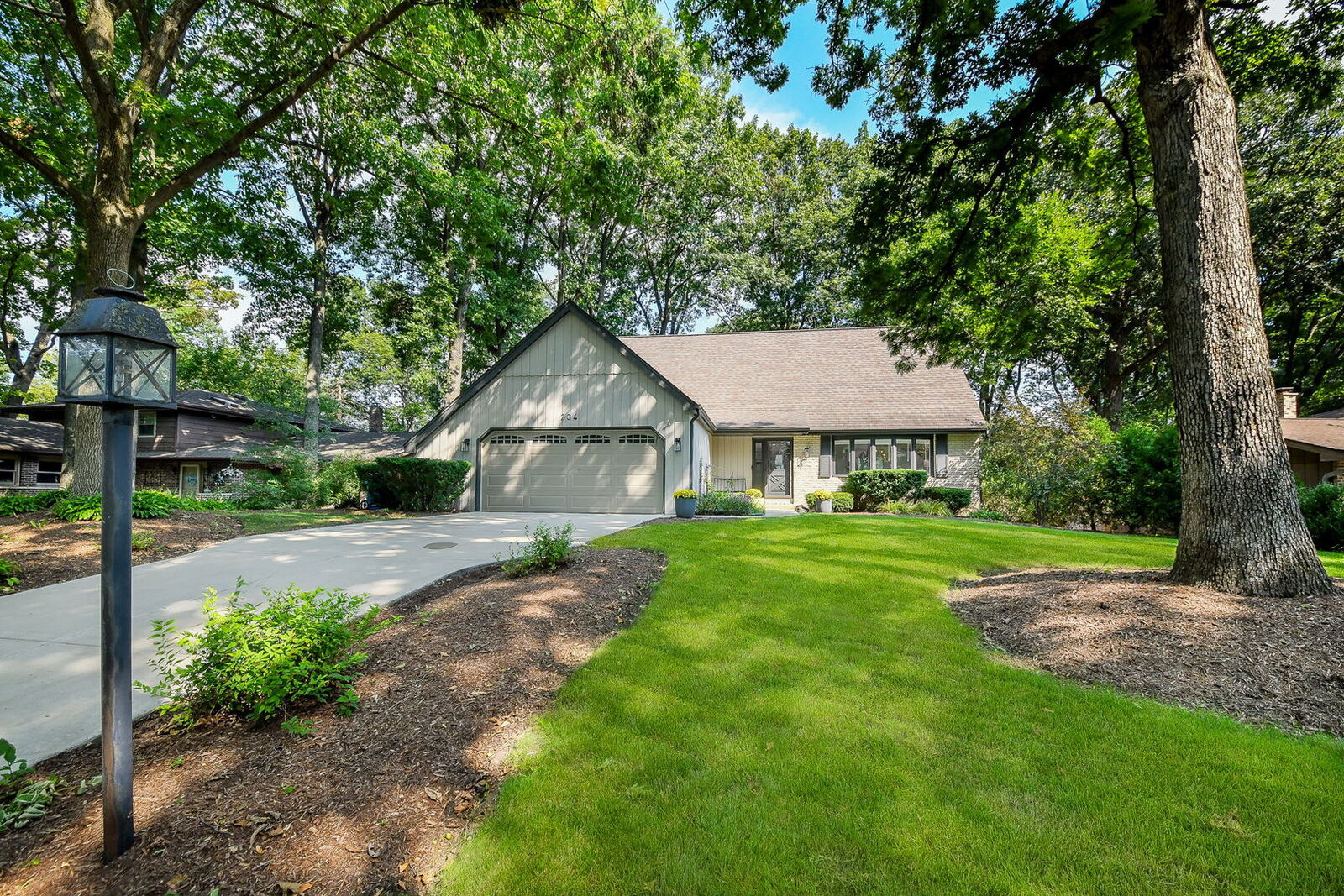 Property Photo: 234 Jervey Lane IL 60103