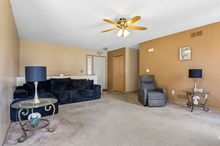 Property Photo: 92 Prairiefield Avenue IL 60112
