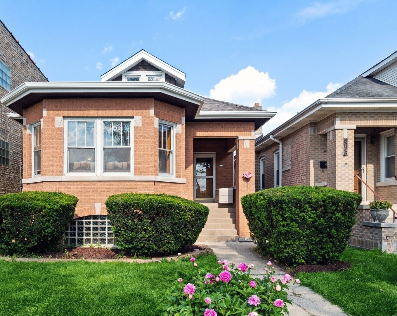 Property Photo:  6017 N Austin Avenue  IL 60646 