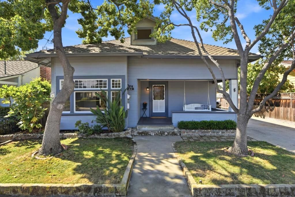 Property Photo:  212 E Rincon Avenue  CA 95008 