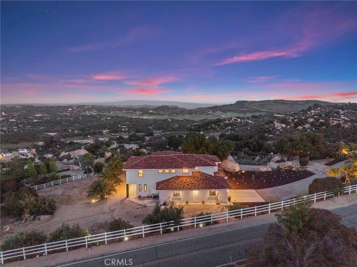 Property Photo: 41950 Hacienda Dr CA 92562