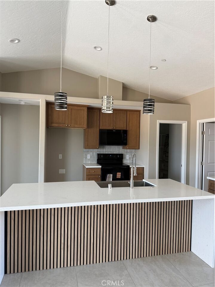 Property Photo:  10955 E Avenue  CA 92345 