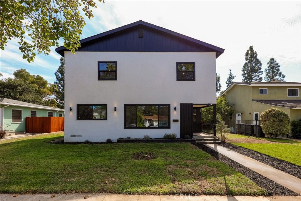 Property Photo:  2409 N Hesperian Street  CA 92706 
