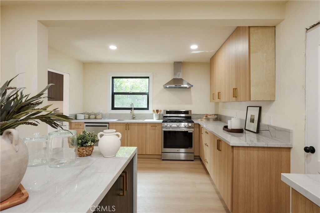 Property Photo:  2409 N Hesperian Street  CA 92706 