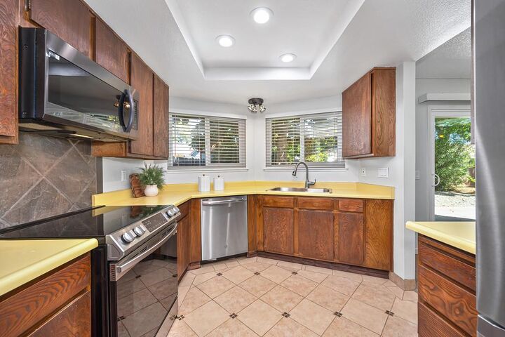 Property Photo: 4031 Tallyho Drive CA 95826