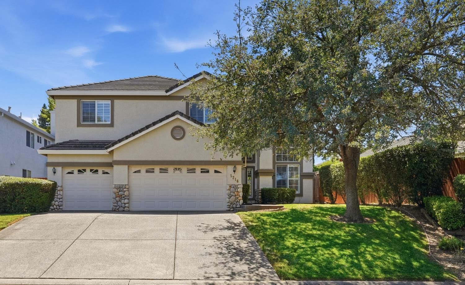 Property Photo: 5216 Wyndham Oak Lane CA 95608