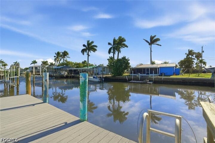 Property Photo: 2607 Bayshore Drive FL 33993