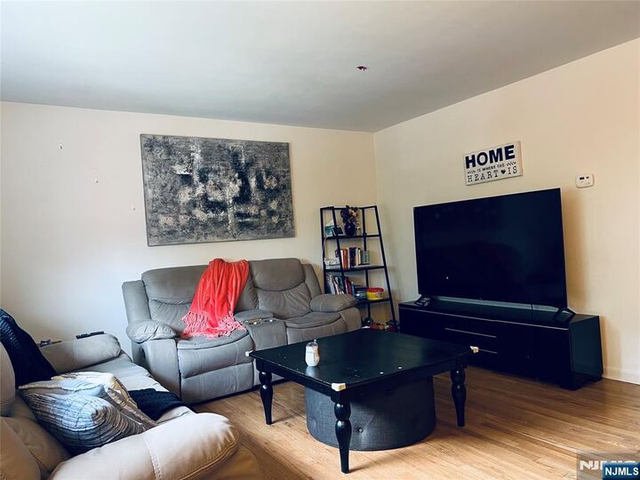 Property Photo:  241 Passaic Street 11B  NJ 07662 