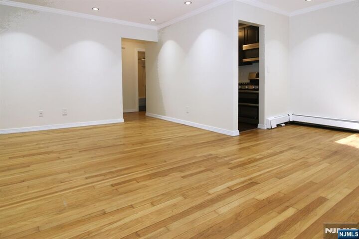 Property Photo:  216 Washington Drive 216  NJ 07446 