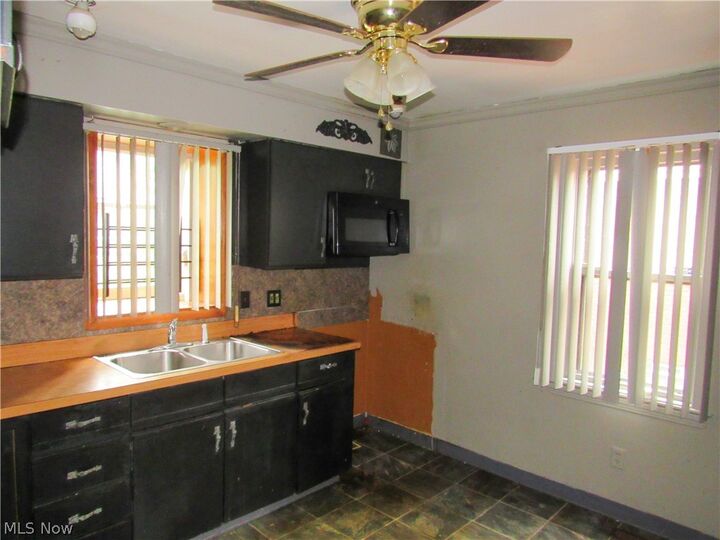 Property Photo: 4067 E 187th Street OH 44122