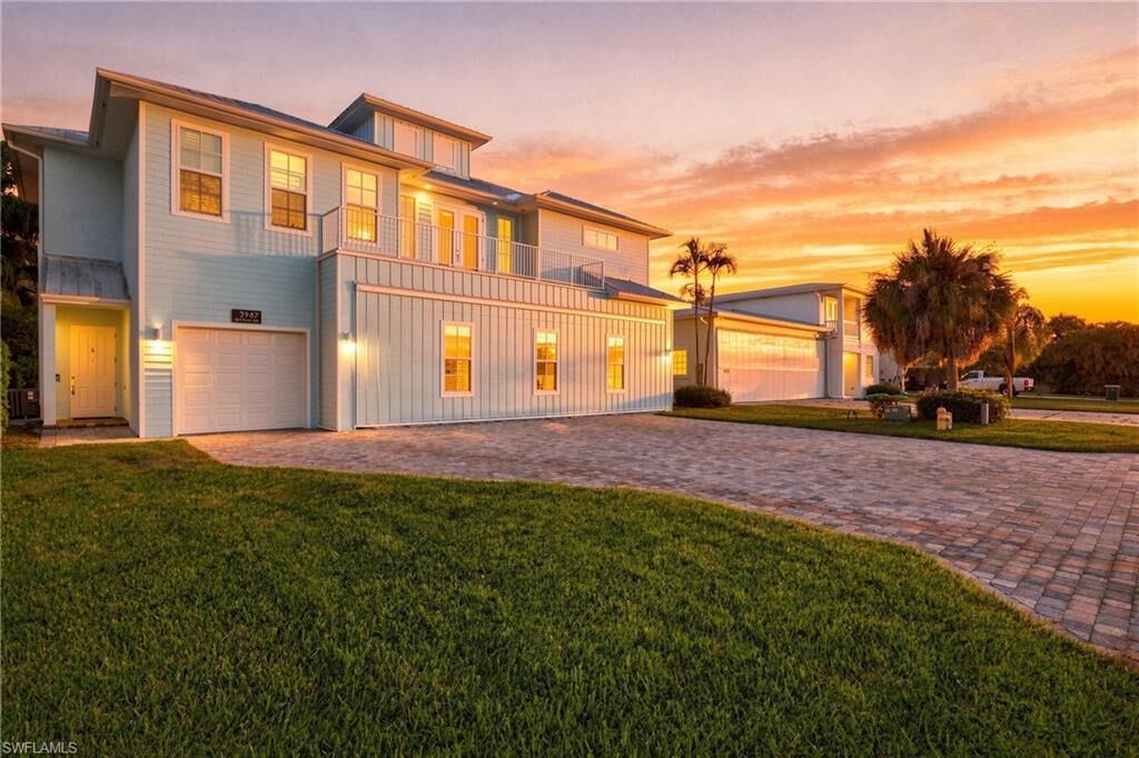 Property Photo:  3967 Skyway Dr  FL 34112 