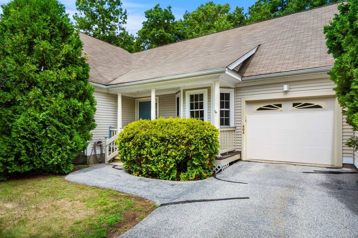 Property Photo:  1465 Hooksett Road  NH 03106 