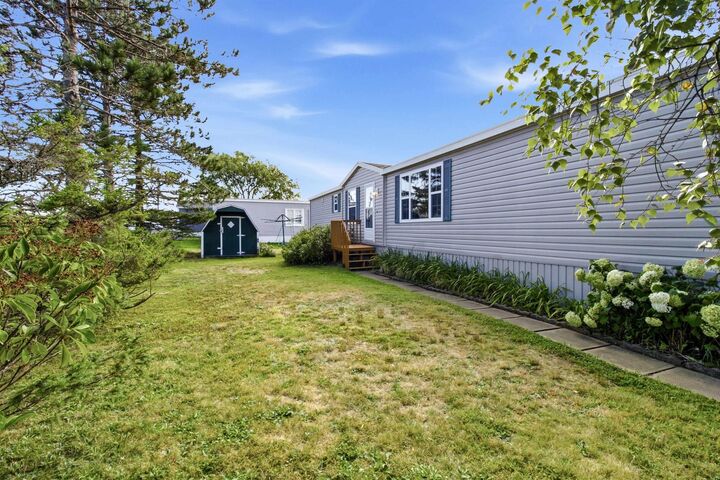 22 Davis Drive — photo 1