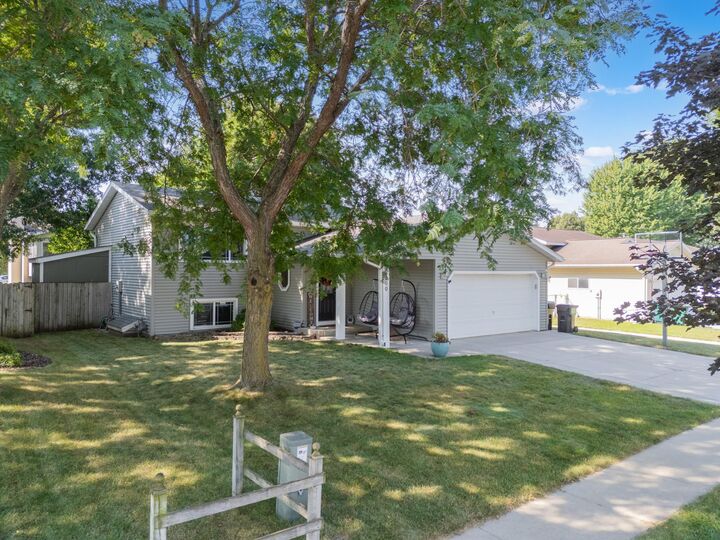 Property Photo:  2000 23 1/2 Street SE  MN 55904 