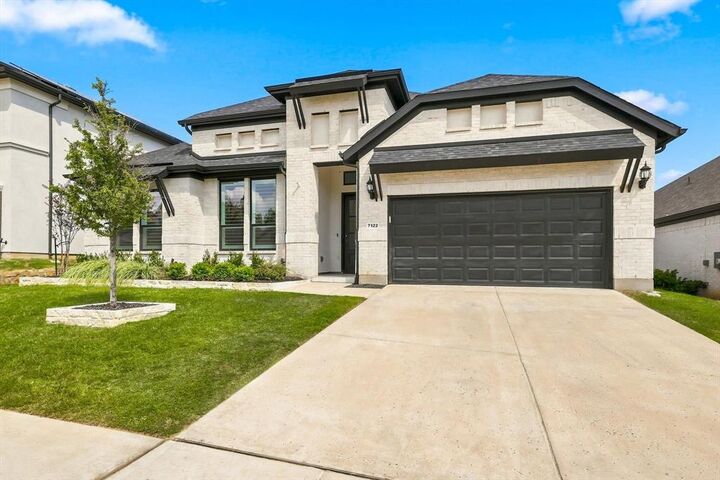 Property Photo: 7122 Doe Creek Lane TX 76226