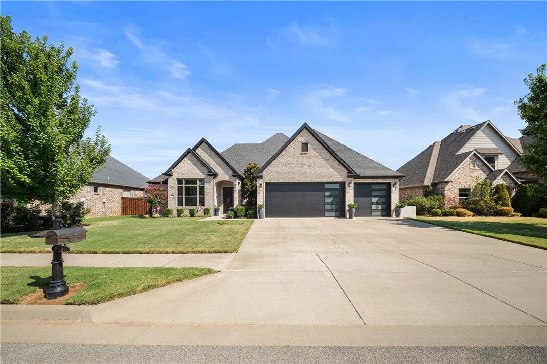 Property Photo: 8607 W Birdsong Lane AR 72713