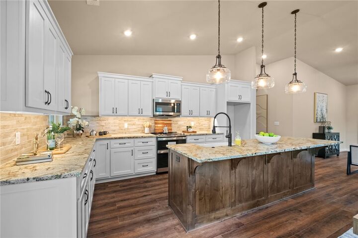 Property Photo: 322 Madison 1458 AR 72740