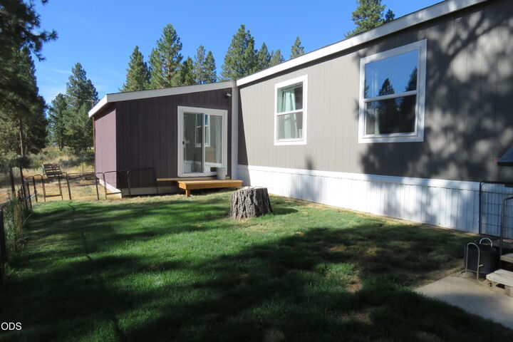 Property Photo:  33983 Copperfield Drive  OR 97624 