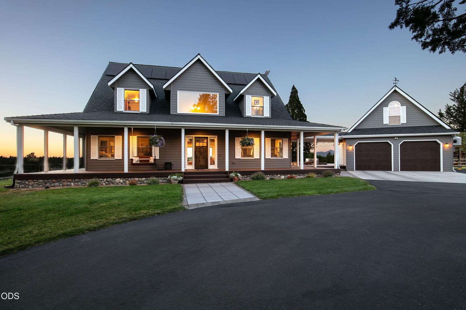 Property Photo:  6105 NW Kingwood Avenue  OR 97756 
