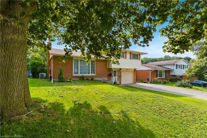 Property Photo: 7 Crestwood Drive 1 ON N1S 3N8