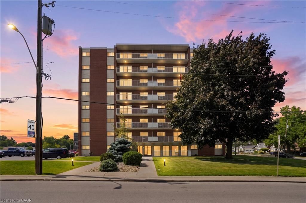 Property Photo:  8 Woodman Drive S 208  ON L8K 4C9 