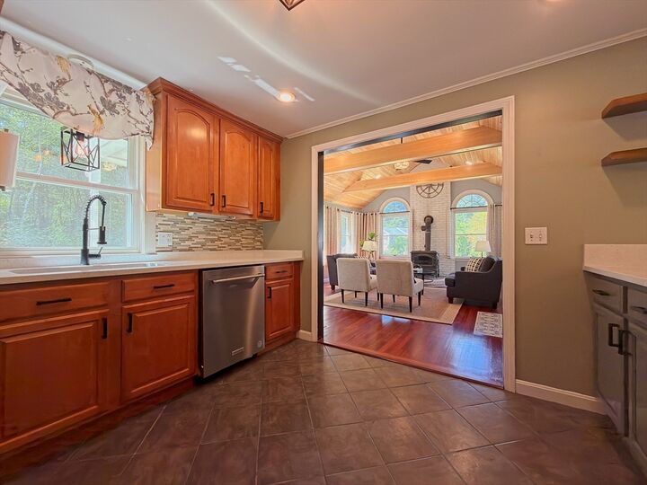 Property Photo: 476 Pelham Rd MA 01826