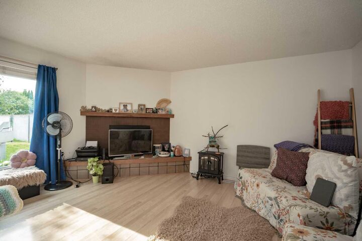 Property Photo: 8205 98 St #11 AB T8S 1S4