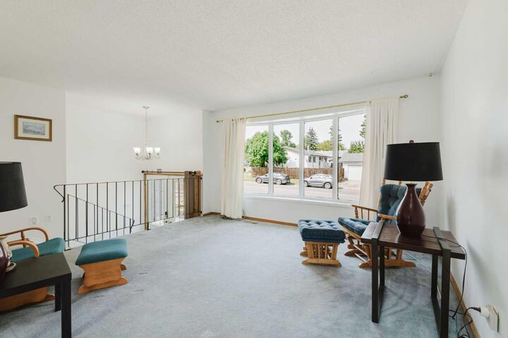 Property Photo:  9205 111 Avenue  AB T8V 3L7 