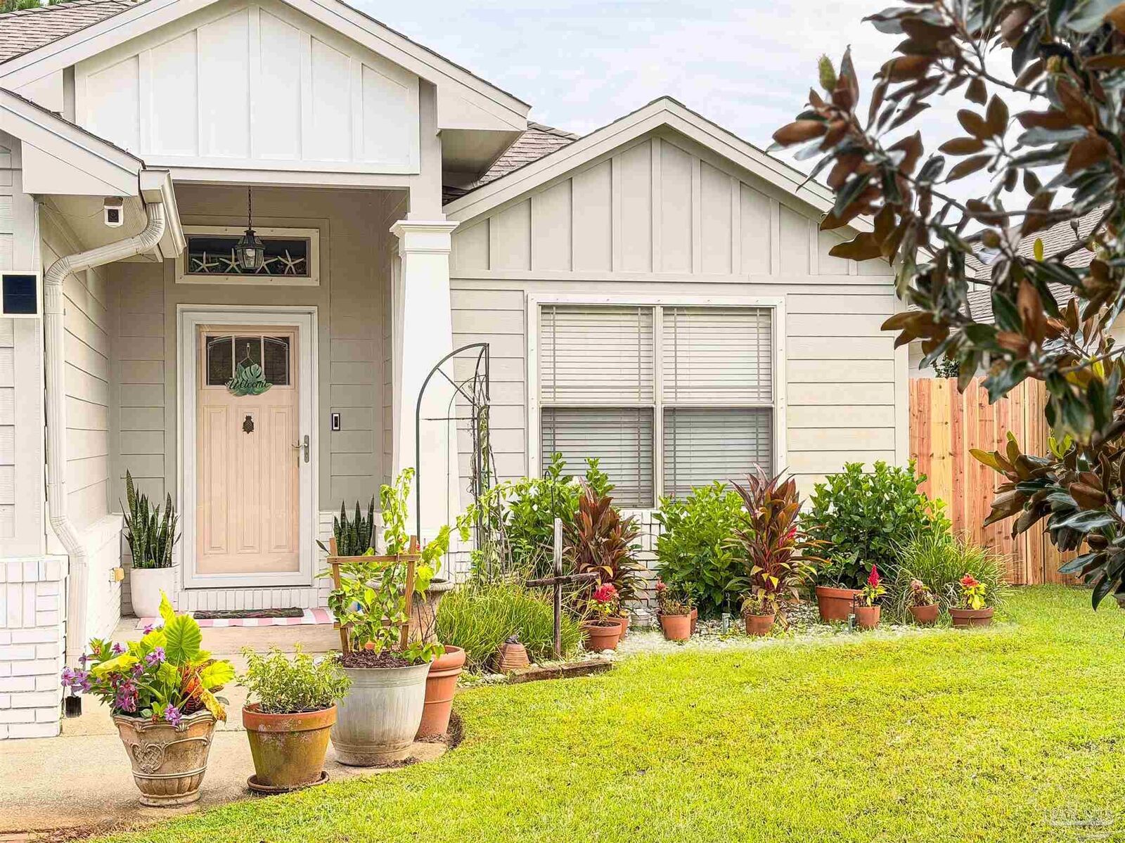 Property Photo: 2545 Hartman Ct FL 32566