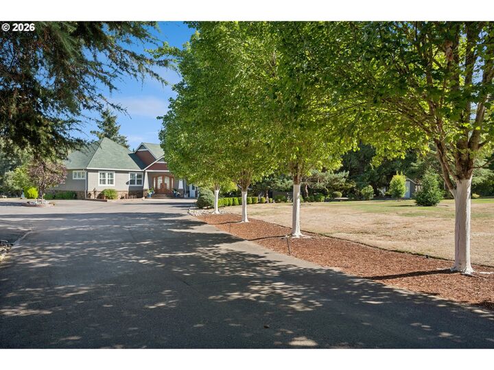 Property Photo: 20108 S Driftwood Dr OR 97045