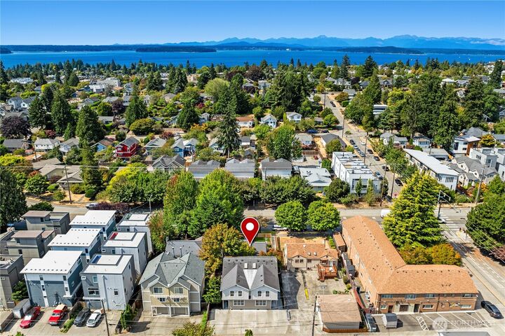 Property Photo: 5616 Fauntleroy Way SW WA 98136