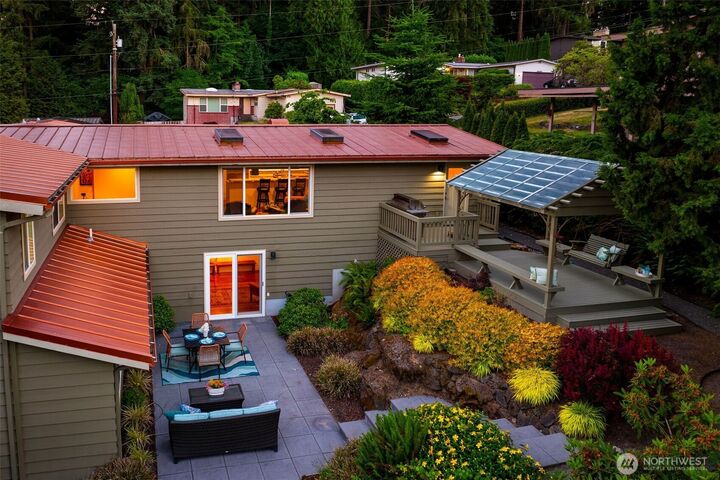 Property Photo:  15734 SE 26th Street  WA 98008 