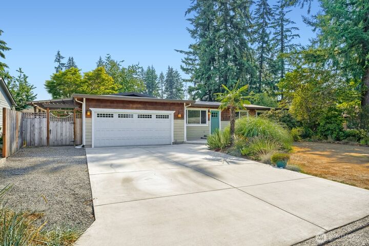 Property Photo: 18529 SE 244th Place WA 98042