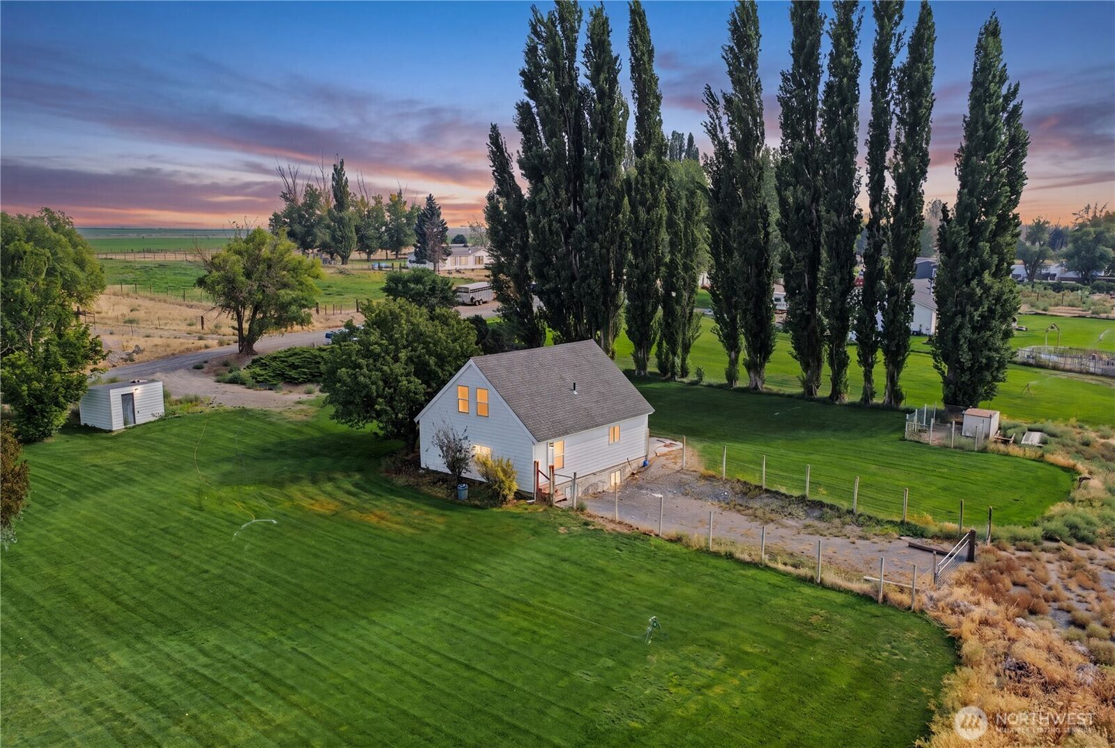 Property Photo: 10372 NE N.4 WA 98837