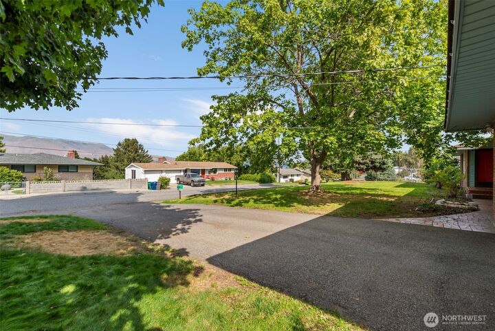 Property Photo:  1605 N Ashland Avenue  WA 98802 