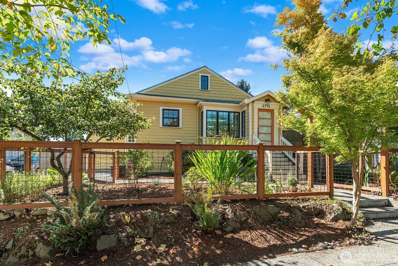 Property Photo:  6741  9th Avenue NW  WA 98117 