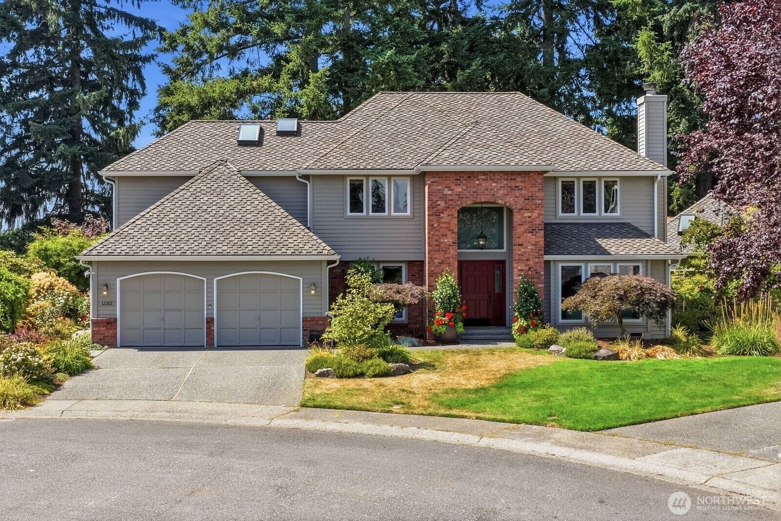 Property Photo:  12302 SE 237th Place  WA 98031 