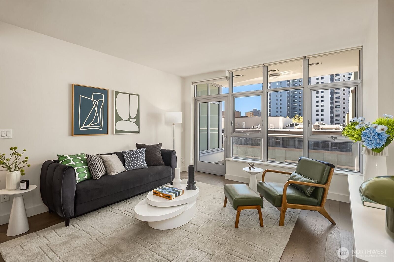 Property Photo:  583  Battery Street 508N  WA 98121 
