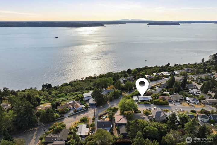 Property Photo: 10233 44th Avenue SW WA 98146
