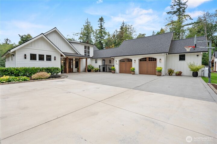 Property Photo: 1906 Journeys End Lane WA 98282