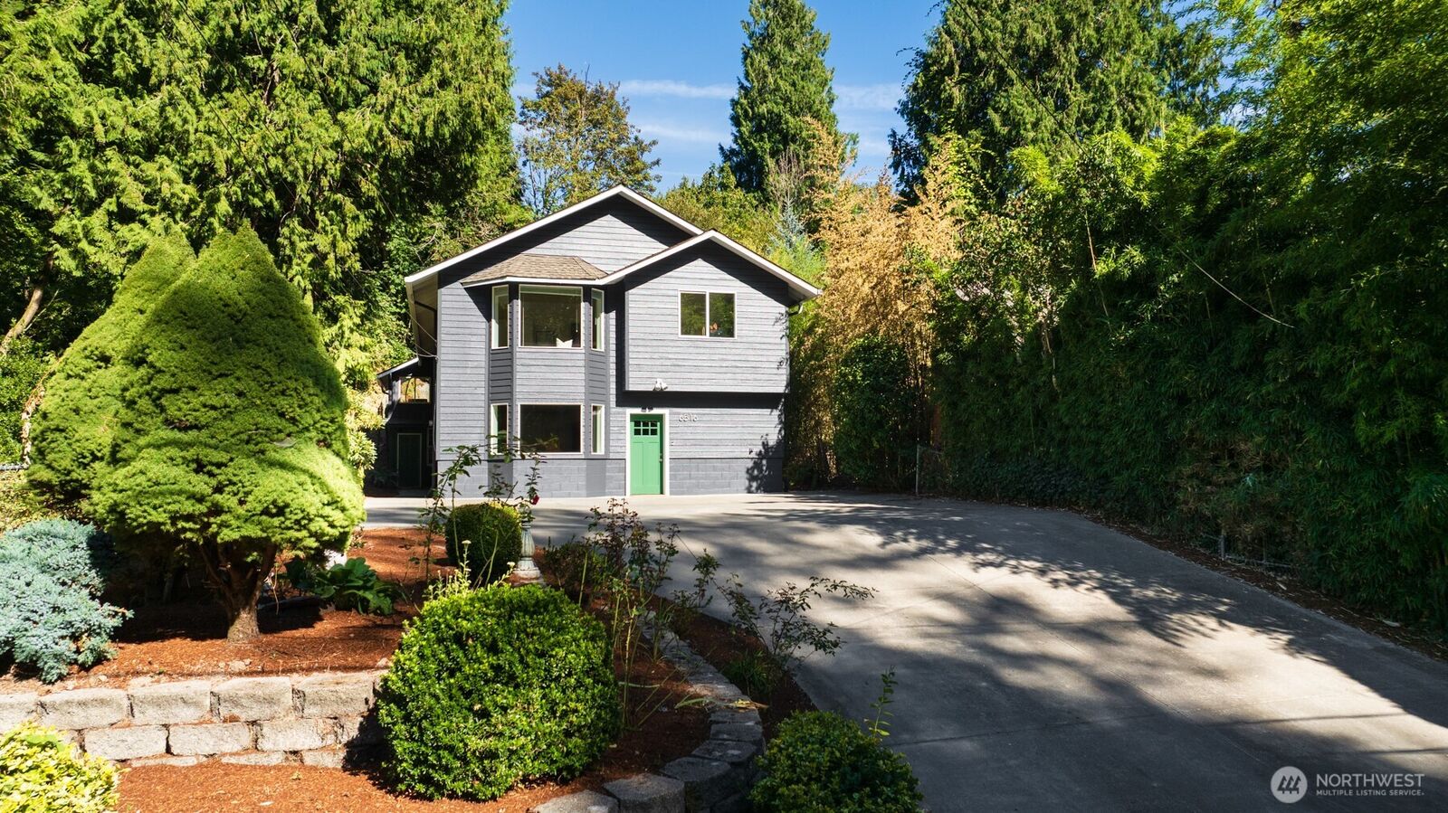 Property Photo:  6516  24th Avenue SW  WA 98106 