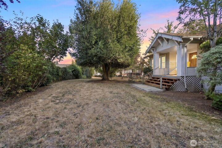 Property Photo:  419 S 150th Street  WA 98148 