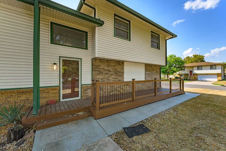 Property Photo:  255 N Parkdale St  KS 67212-5930 