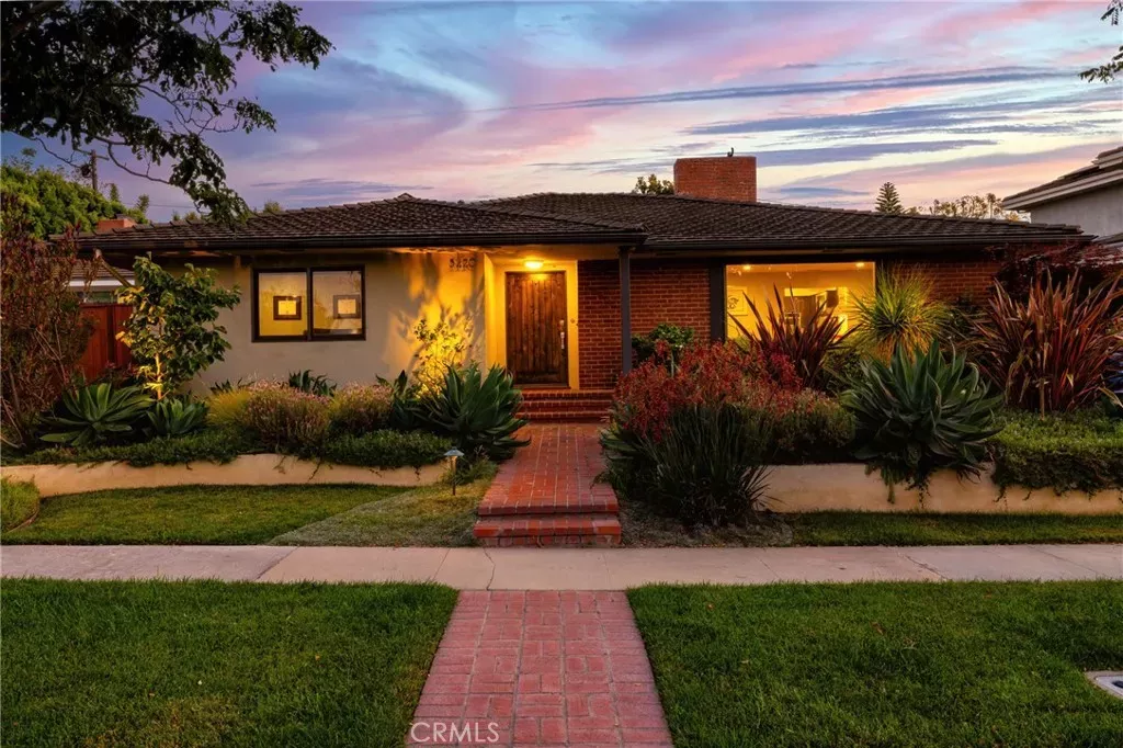 Property Photo:  5220 E Los Flores Street  CA 90815 