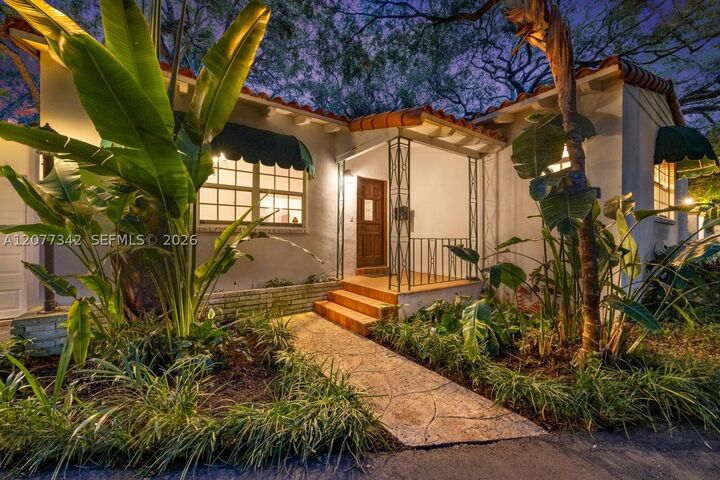 Property Photo:  5111 Maggiore St  FL 33146 