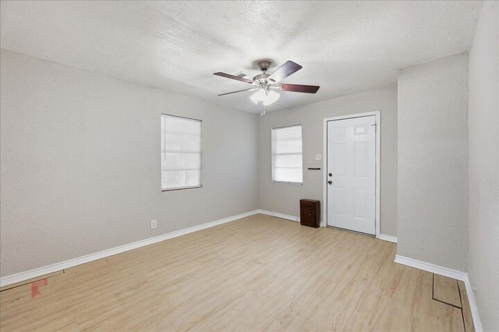 Property Photo:  1611 Avenue C  TX 77627 